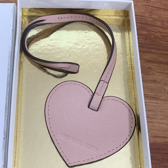Michael Kors | Ballet Pink Leather Heart Bag Charm Key Chain With Box - Picture 4 of 11